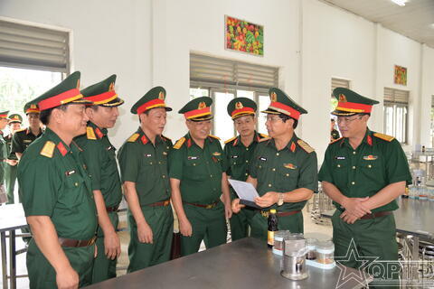 Kiểm tra công tác hậu cần phục vụ nhiệm vụ A80