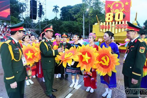 Vinh quang trong Tết Độc lập