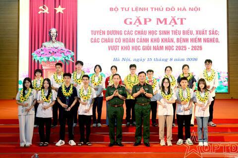 Bộ Tư lệnh Thủ đô Hà Nội tuyên dương học sinh tiêu biểu, vượt khó học giỏi năm học 2025-2026