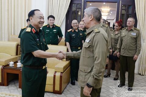 Bộ Quốc phòng tiếp đoàn Quân khu La Habana