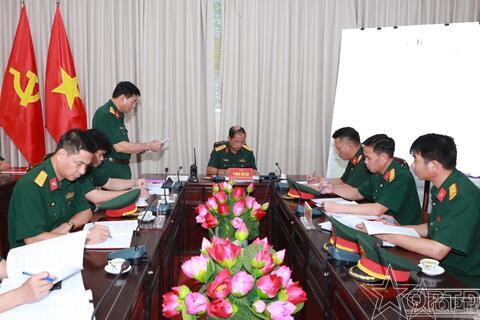 Kiểm tra công tác phòng không nhân dân