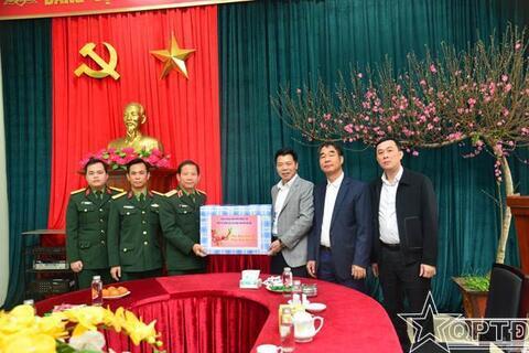 Thăm, tặng quà Tết tại các địa  phương