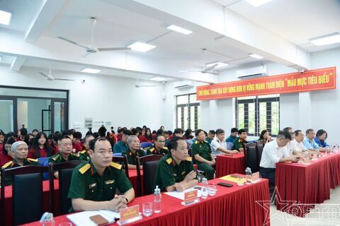 Phường Kim Liên: Tuyên truyền kỉ niệm 80 năm Ngày truyền thống Lực lượng vũ trang Thủ đô