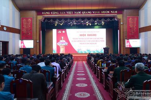 Công bố quyết định bổ nhiệm Chỉ huy trưởng Ban CHQS cấp xã