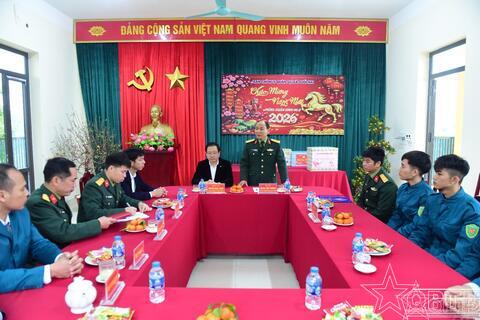 Thăm chúc Tết Ban CHQS các xã: Đoài Phương, Cổ Đô, Suối Hai