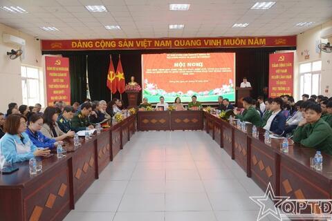 Phường Giảng Võ: Gặp mặt, tặng quà công dân sẵn sàng nhập ngũ năm 2026