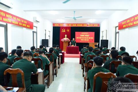 Thiếu tướng Nguyễn Đình Lưu dự Ngày Chính trị văn hóa tinh thần tại Trung đoàn 757