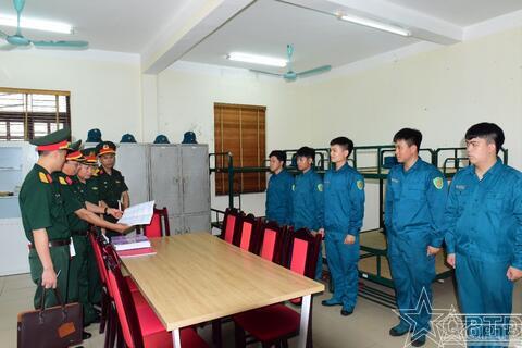 Kiểm tra tình hình hoạt động tại Ban CHQS xã Hoài Đức