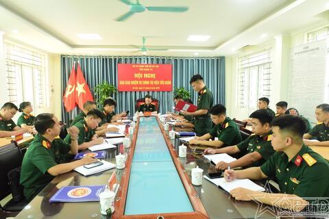 Bàn giao nhiệm vụ Chính trị viên Tiểu đoàn 18 Đặc công
