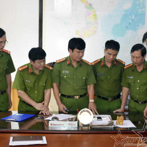 Không nên  “đánh rắn  giữa khúc”?