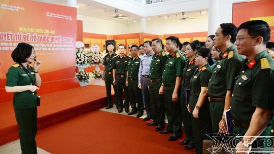 <a href="/van-hoa" title="Lịch Sử-Truyền Thống" rel="dofollow">Lịch Sử-Truyền Thống</a>