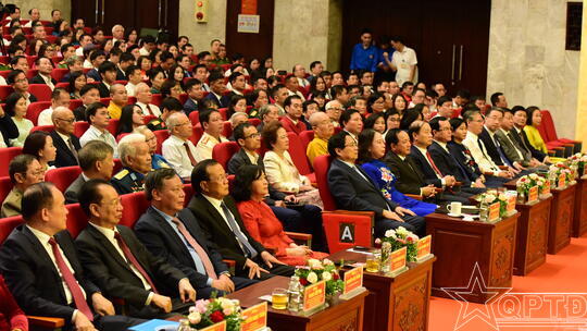 <a href="/thoi-su-chinh-tri" title="Thời sự-Chính trị" rel="dofollow">Thời sự-Chính trị</a>