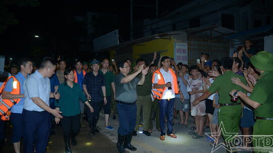 <a href="/thoi-su-chinh-tri" title="Thời sự-Chính trị" rel="dofollow">Thời sự-Chính trị</a>