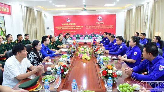 <a href="/thoi-su-chinh-tri/quan-doi" title="Quân đội" rel="dofollow">Quân đội</a>