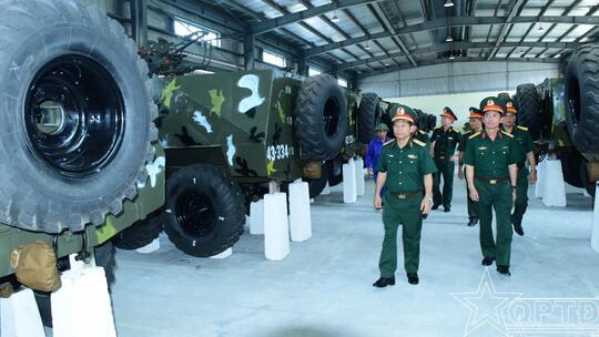<a href="/quoc-phong-an-ninh/hau-can" title="Hậu cần" rel="dofollow">Hậu cần</a>