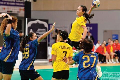 Bản lĩnh “đóa hồng thép” bóng ném Thủ đô