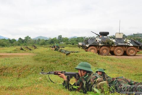 Bộ đội Thiết giáp Thủ đô  vững vàng vào trận đánh