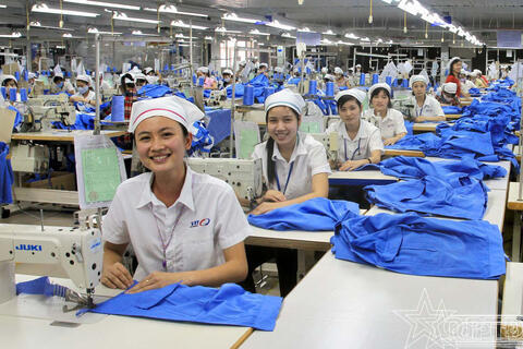 Bài 1: Nâng cao vai trò của phụ nữ trong lĩnh vực lao động, việc làm