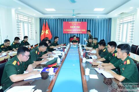 Kiểm tra kết quả thực hiện nhiệm vụ 6 tháng đầu năm 2026 tại Tiểu đoàn 18 Đặc công