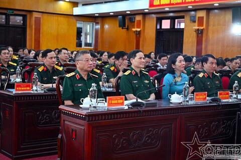 Phụ nữ quân đội tiếp tục lan toả tinh thần Chương trình “Mẹ đỡ đầu”