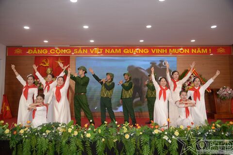 Gặp mặt nhân kỷ niệm 80 năm Ngày truyền thống LLVT Thủ đô