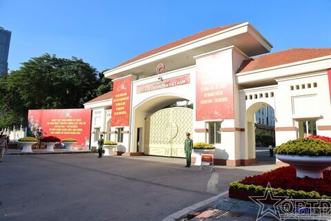 Sôi nổi hoạt động kỷ niệm 80 năm Ngày truyền thống Lực lượng vũ trang Thủ đô Hà Nội