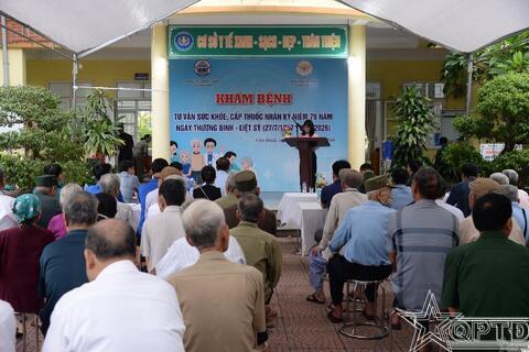 Xã Vân Đình khám bệnh, tư vấn sức khỏe cho người có công với cách mạng