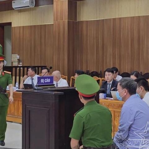 Sao lại tham bát bỏ mâm?