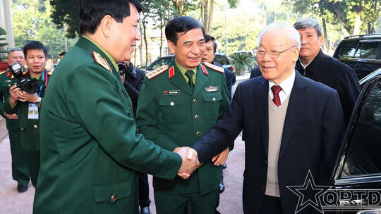 <a href="/luan-ban" title="Luận bàn" rel="dofollow">Luận bàn</a>