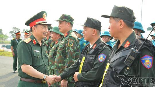 <a href="/thoi-su-chinh-tri/quan-doi" title="Quân đội" rel="dofollow">Quân đội</a>