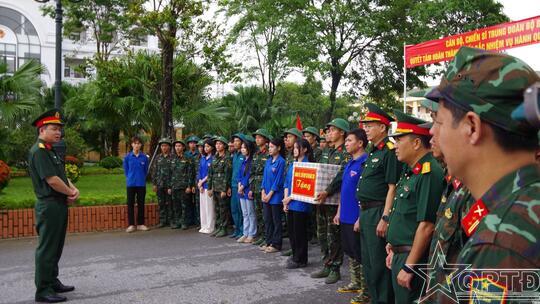 <a href="/dai-hoi" title="Đại hội" rel="dofollow">Đại hội</a>