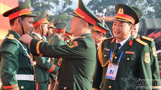 <a href="/thoi-su-chinh-tri" title="Thời sự-Chính trị" rel="dofollow">Thời sự-Chính trị</a>