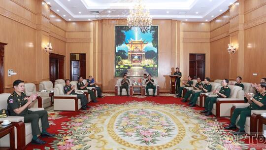 <a href="/thoi-su-chinh-tri/quan-doi" title="Quân đội" rel="dofollow">Quân đội</a>