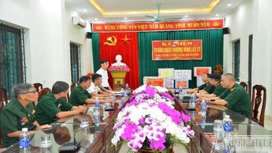 <a href="/quoc-phong-an-ninh/hau-phuong-quan-doi2" title="Hậu phương quân đội" rel="dofollow">Hậu phương quân đội</a>