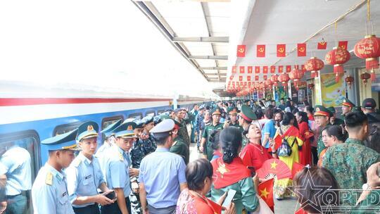 <a href="/quoc-phong-an-ninh/hau-phuong-quan-doi2" title="Hậu phương quân đội" rel="dofollow">Hậu phương quân đội</a>