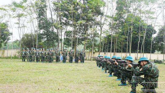 <a href="/chong-dien-bien-hoa-binh" title="Chống diễn biến hòa bình" rel="dofollow">Chống diễn biến hòa bình</a>