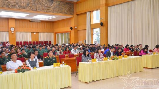 <a href="/quoc-phong-an-ninh/cong-tac-dang-cong-tac-chinh-tri" title="Công tác Đảng - Công tác Chính trị" rel="dofollow">Công tác Đảng - Công tác Chính trị</a>